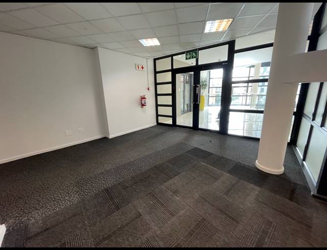 439M² OFFICE TO LET IN PARKTOWN